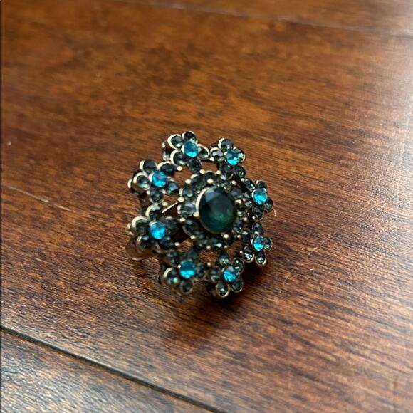 Fun Cocktail Flower Ring with Antique Gold Metal, Aqua and Green, Size 5 - Picture 2 of 16